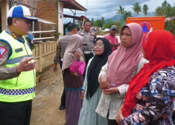 Korlantas Polri Antar Bantuan Rendang