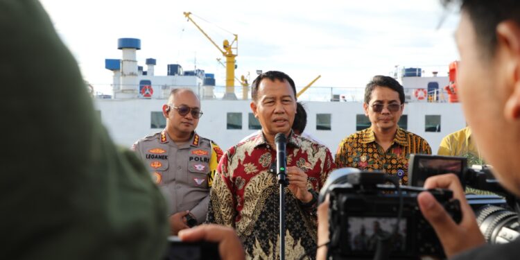 KEMENHUB ATUR MOBILITAS DI PELABUHAN PENYEBERANGAN PADA LIBUR NATAL DAN TAHUN BARU 2025/2026