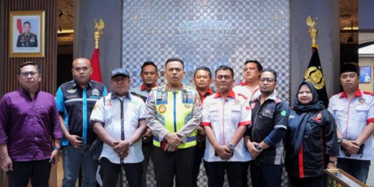 Kakorlantas Polri menerima audiensi asosiasi pengemudi untuk membahas penertiban overdimension dan overload menuju target zero ODOL 2027